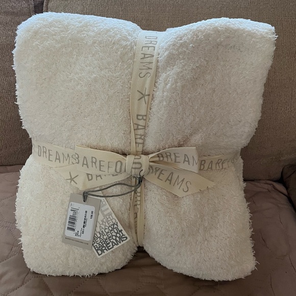 Barefoot Dreams Soft Cream Ivory Neutral Cozychic Throw Blanket NWT NEW - Picture 3 of 8